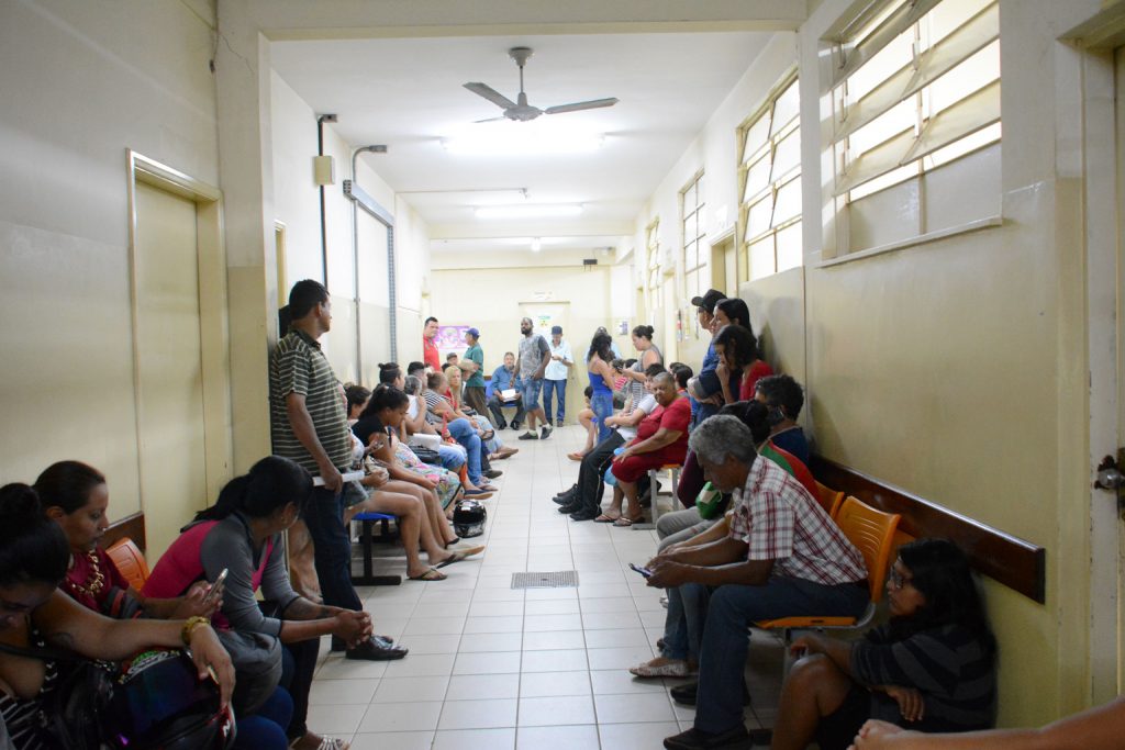 fila de pacientes